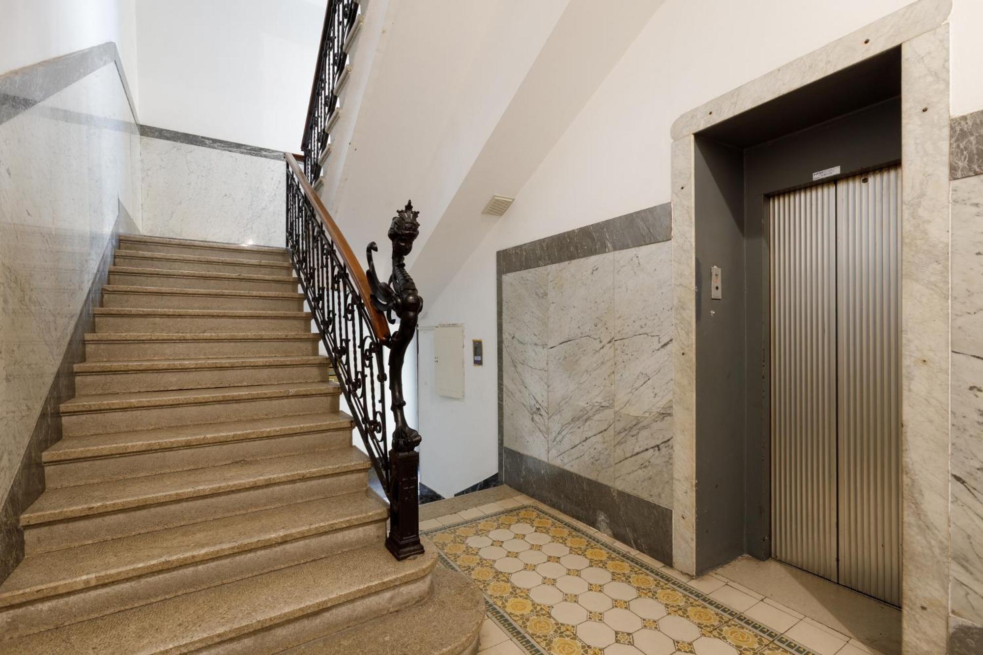Central Trieste - Elegant City Stay Екстер'єр фото