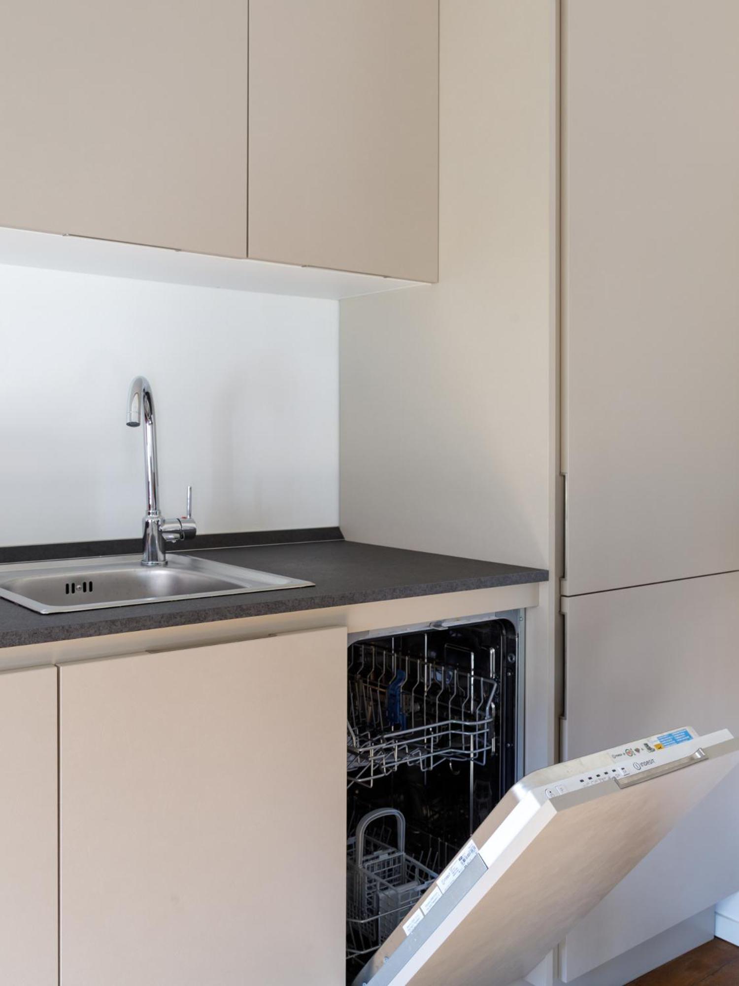 Central Trieste - Elegant City Stay Екстер'єр фото